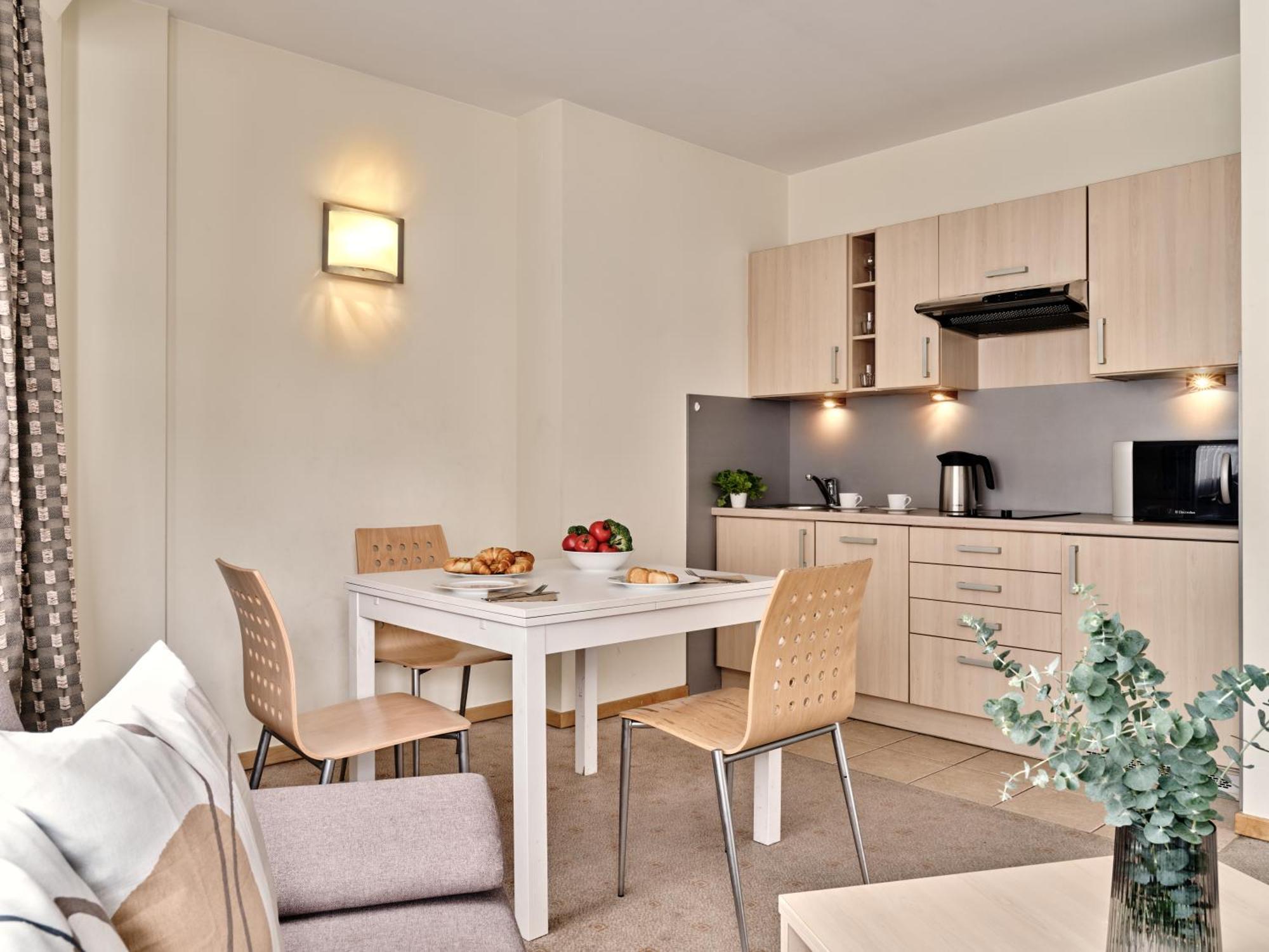 Apartamenty Media Park Varşovia Exterior foto