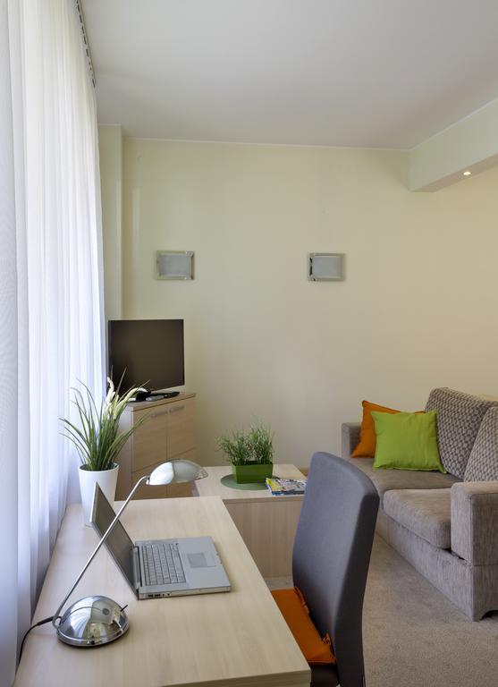 Apartamenty Media Park Varşovia Exterior foto